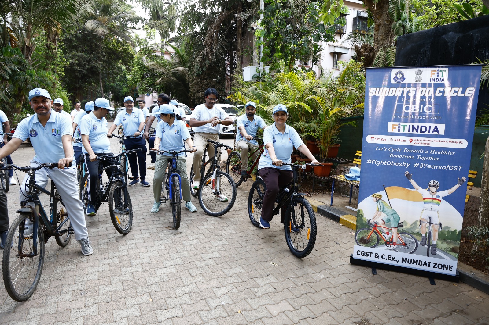 Cyclists participating in a Sundays on Cycle Fit India event